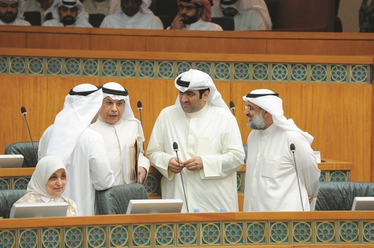 الشيخ خالد الجراح وخالد الروضان وعبدالرحمن المطوع واحمد الفضل ﻿