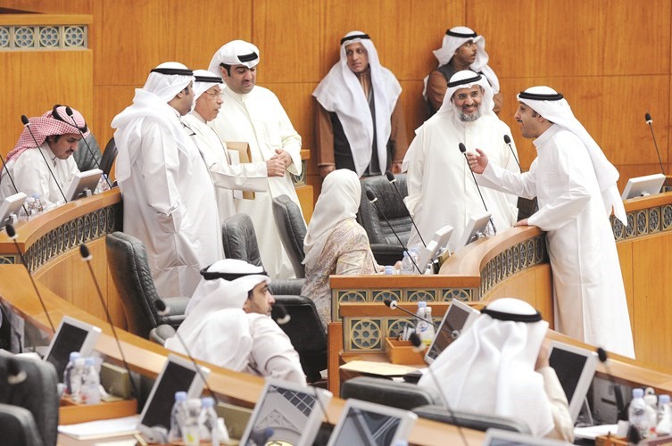 حديث بين الشيخ خالد الجراح وأحمد الفضل بحضور عبدالرحمن المطوع وخالد الروضان والحميدي السبيعي﻿