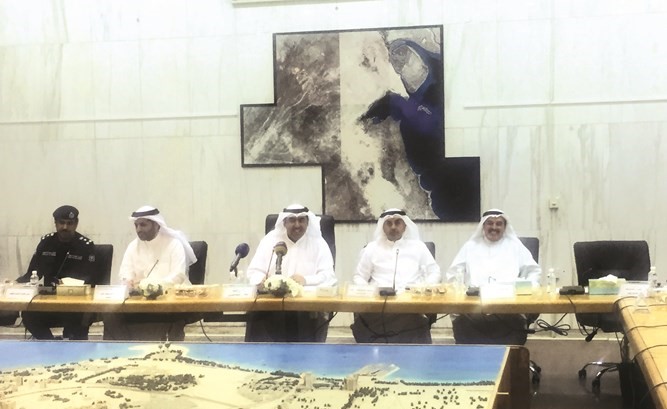 أسامة العتيبي مترئسا ورشة العمل﻿