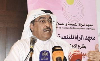 الزميل عدنان الراشد ملقيا كلمته﻿