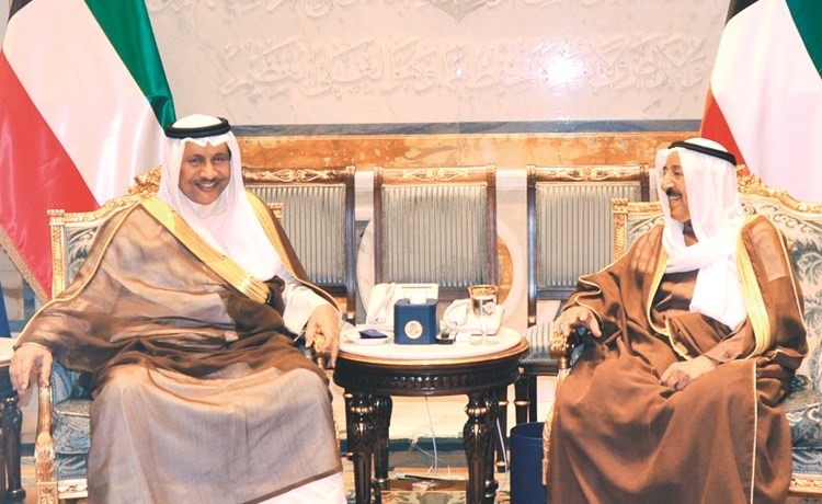 صاحب السمو الأمير الشيخ صباح الأحمد مستقبلا سمو رئيس الوزراء الشيخ جابر المبارك﻿