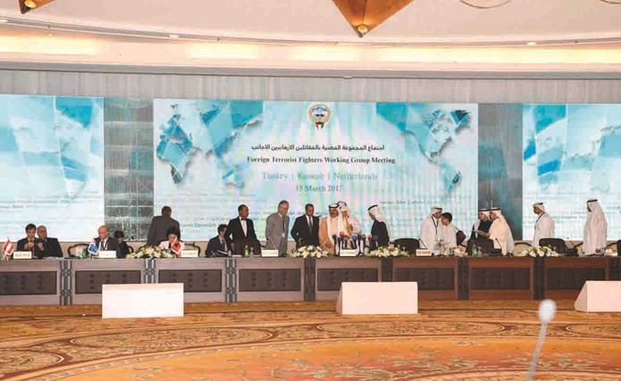 نائب وزير الخارجية خالد الجارالله مترئسا الاجتماع ﻿