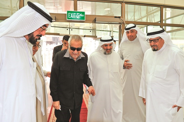 م.عبدالرحمن المطوع مستقبلا د.عبدالرحمن العوضي في مبنى مركز تعريب العلوم الصحية﻿