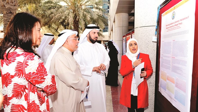 قطاع الأبحاث نظّم يوم الملصق العلمي للكليات الإنسانية