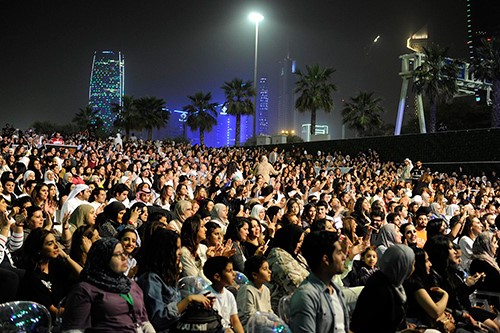 بحضور جماهيري لافت..فرقة ميامي أحيت حفل ختام "الشباب الخليجي" في حديقة الشهيد
