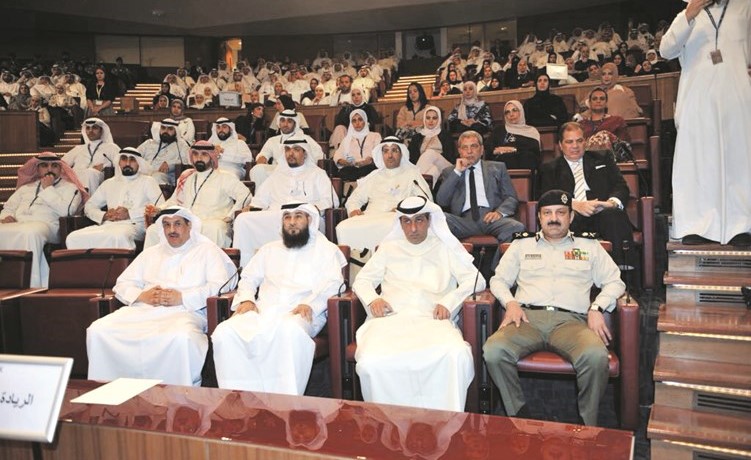 علام الكندري وخالد الوقيت وعبدالحكيم السبتي وخالد المطيري خلال اللقاء المفتوح﻿
