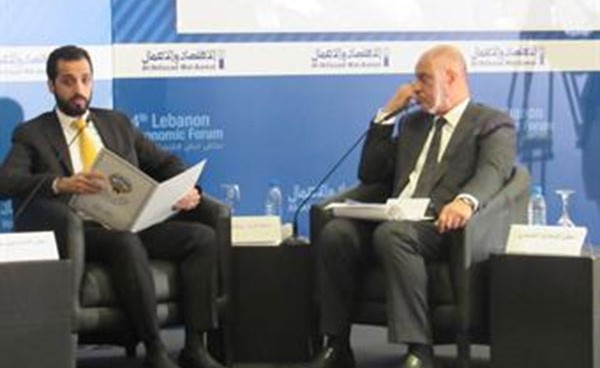 وزير المالية الكويتي الاسبق بدر الحميضي ونائب رئيس البعثة الدبلوماسية الكويتية في لبنان محمد الوقيان في ملتقى لبنان الاقتصادي