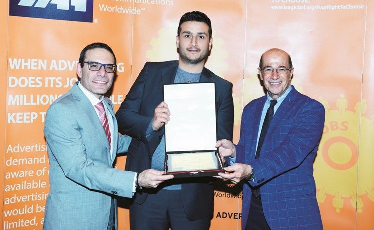 وليد كنفاني وعدنان سعد يكرمان الزميل أحمد فياض﻿