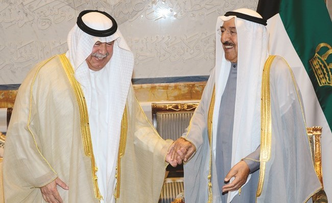 سمو الأمير في حديث باسم مع الفريق أول متقاعد سليمان الفهد﻿