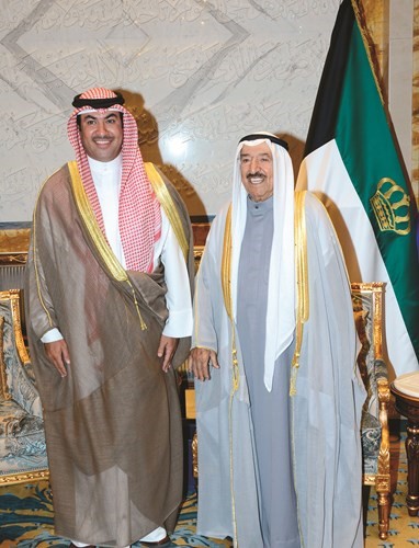 صاحب السمو الأمير الشيخ صباح الأحمد والشيخ مبارك سالم العلي ﻿