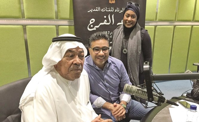 الفرج مع إيمان نجم ومايك مبلتع اثناء استضافته في القايلة﻿