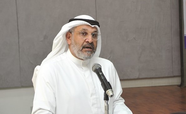 عبدالعزيز الملا متحدثا ﻿