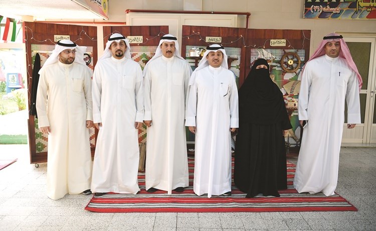 د.عبد المحسن الحويلة مع منصور المنصور وفريدة المانع العجمي وعبدالله العجمي وعبدالعزيز السويد ﻿