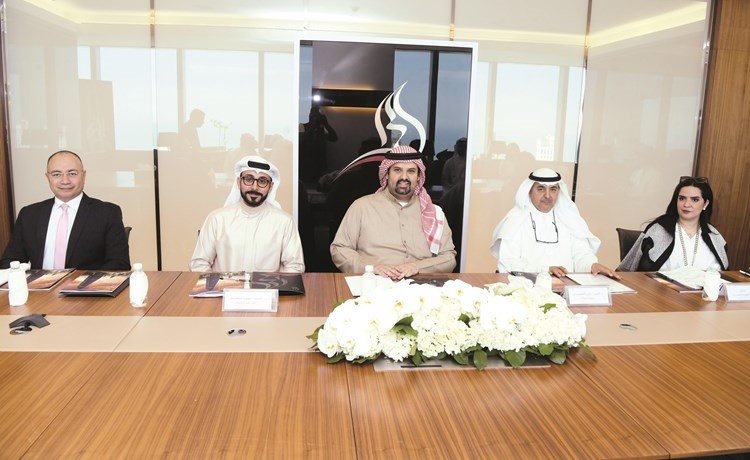 الشيخ فيصل الصباح مترئسا العمومية أمس	(محمد هاشم)﻿