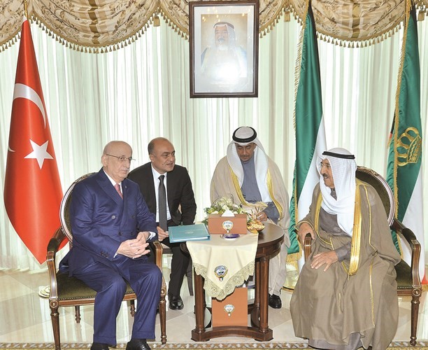 صاحب السمو الامير خلال لقائه مع رئيس البرلمان التركي اسماعيل كهرمان﻿