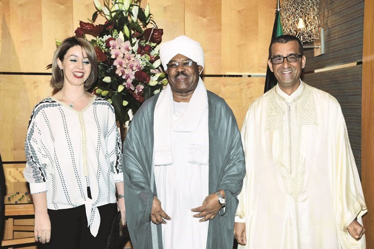 السفير السوداني مباركا ﻿