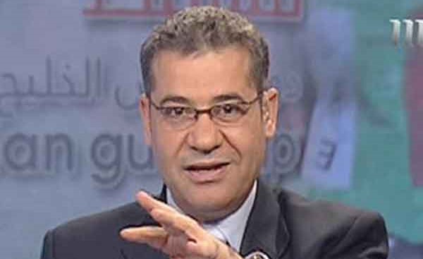 بالفيديو.. “مصطفى الآغا” يُقبّل زوجته مي الخطيب على الهواء مباشرة !