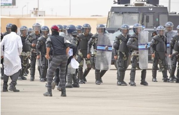 شاهد.. تدريبات "الطوارئ السعودية" القاسية.. التهام حيوانات "حية" للتكيف مع أصعب الظروف وفرضيات إيقاف مطلوبين