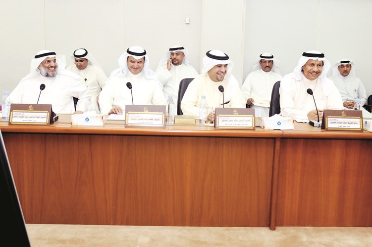 سمو رئيس الوزراء الشيخ جابر المبارك وأنس الصالح وعصام المرزوق وعبدالرحمن المطوع﻿