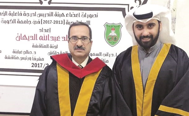 خالد الديهان ود.صالح عبابنة عقب فوزهما بالجائزة﻿