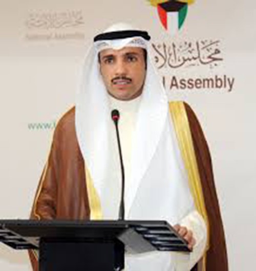 الغانم يهنئ نظيره في اليونان بالعيد الوطني