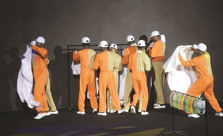 جانب من العرض الاستعراضي﻿