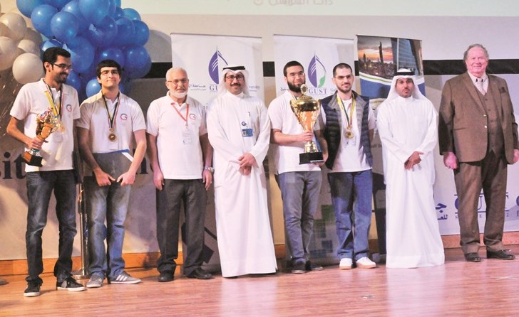 فريق جامعة الخليج للعلوم والتكنولوجيا - الكويت الفائز بالمركز الأول ﻿