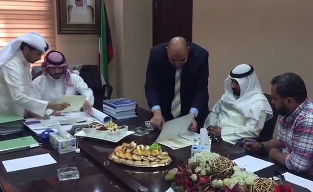 بالفيديو.. "الصباحية التعاونية" توقع عقد تنفيذ فرع لوازم العائلة مع شركة بريطانية بقيمة 136 ألف دينار