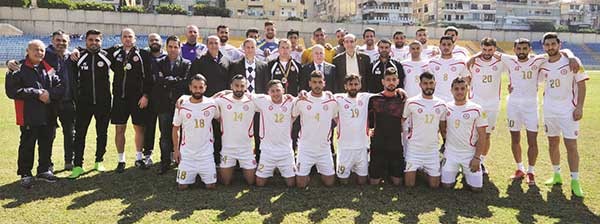 زيارة رئيس الاتحاد اللبناني للاعبين أثناء التدريب ﻿