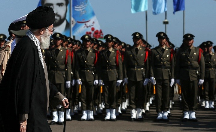 طهران تهدد: على الأميركيين مراقبة سفنهم في الخليج و«الشورى» يدرس وضع الجيش الأميركي على لائحة الإرهاب
