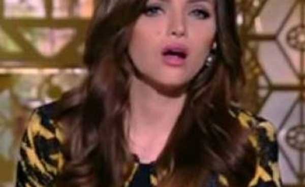 بالفيديو.. إيمان الحصري تبكي على الهواء بسبب نجل أحد الشهدء