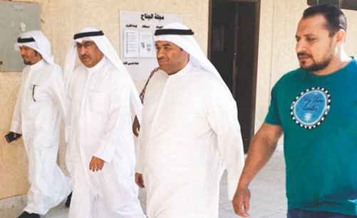 د.الفارس متفقدا ثانوية النصر ﻿