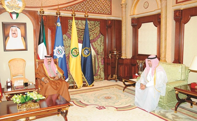 سمو ولي العهد الشيخ نواف الاحمد مستقبلا الشيخ ثامر العلي ﻿