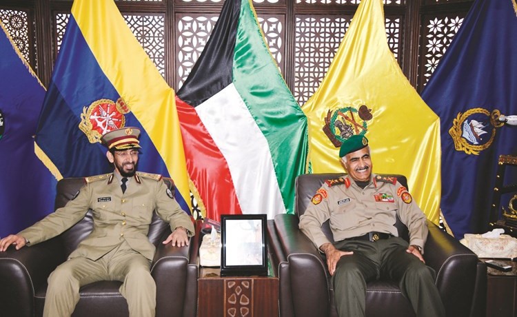 الفريق الركن محمد الخضر مع العميد الركن د.حمد المري﻿