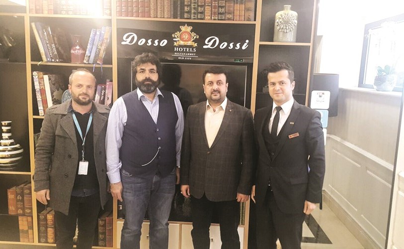 فريق عمل فندق دوسو دوسي في المنطقة القديمة﻿