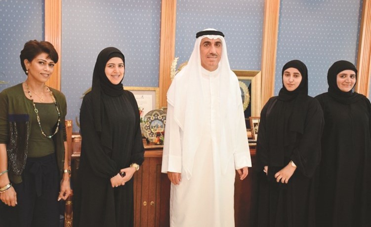 مدير جامعة الكويت التقى فريق الطالبات الفائز﻿