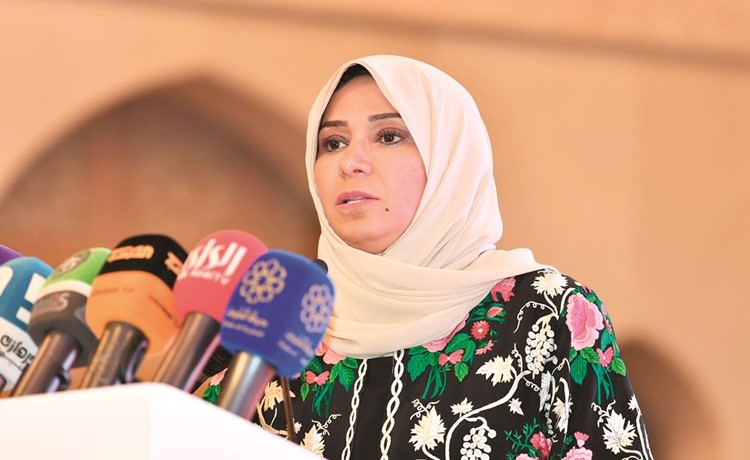 رحاب بورسلي متحدثة خلال المؤتمر﻿