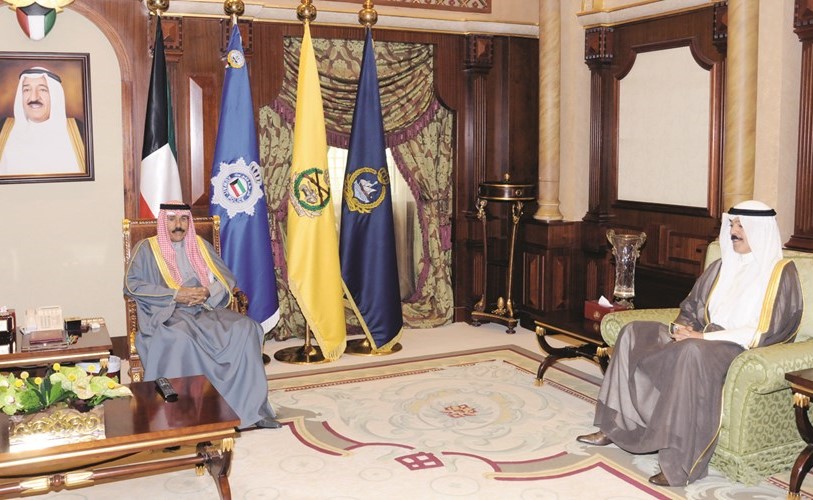 سمو نائب الأمير وولي العهد الشيخ نواف الأحمد مستقبلا الشيخ محمد الخالد ﻿
