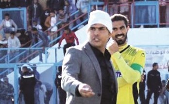 مدرب البنزرتي الأسعد الدريدي عقب ربط رأسه ﻿