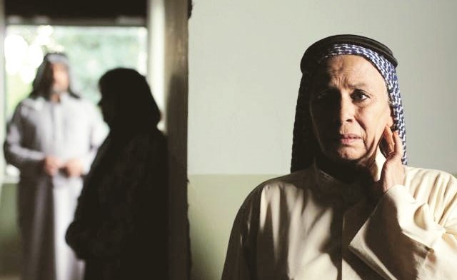 مشهد من فيلم الرجال فقط عند الدفن﻿