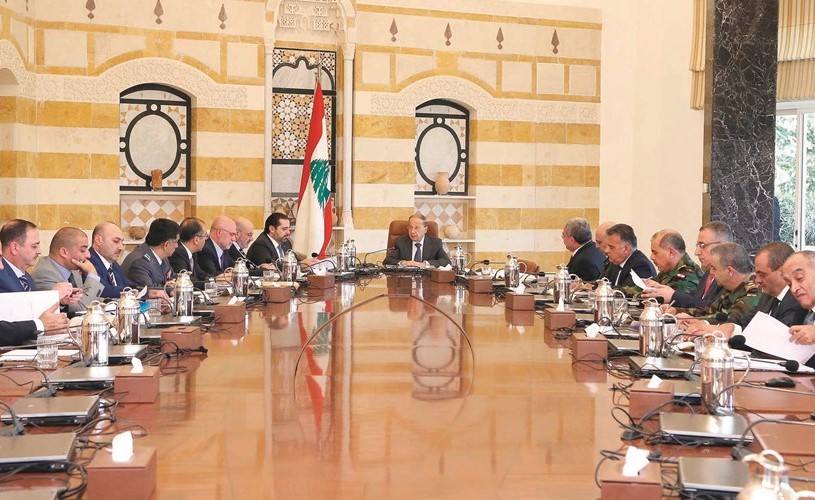 الرئيس العماد ميشال عون يتراس الاجتماع الأمني بحضور رئيس مجلس الوزراء سعد الحريريوعدد من الوزراء في بعبدا	(محمود الطويل)﻿