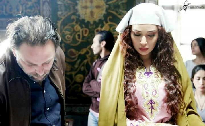 "الشعر المجعّد الطويل" ولّعها بين سيرين وهيفا!