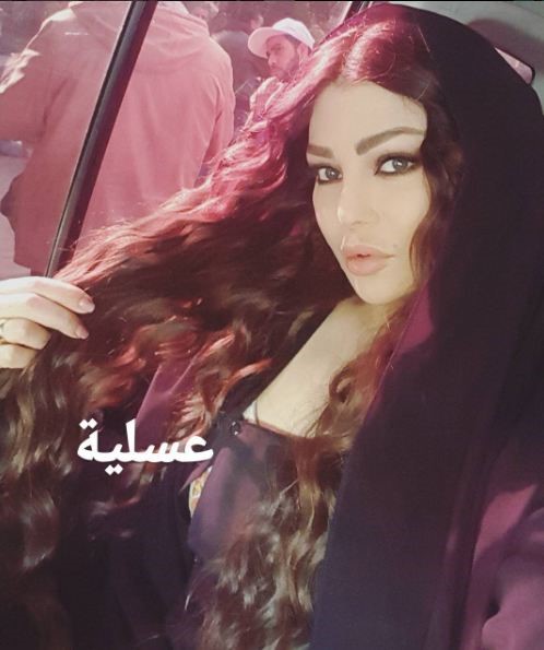 "الشعر المجعّد الطويل" ولّعها بين سيرين وهيفا!
