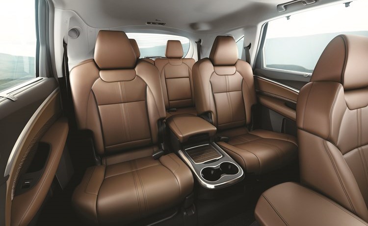 حضور لافت لسيارة ACURA MDX 2017 في «كوميك كون الكويت»