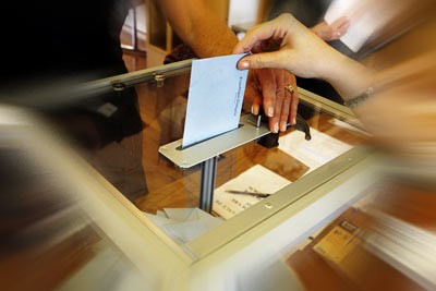 الناخبون الصرب يتوجهون اليوم إلى صناديق الاقتراع لانتخاب رئيس جديد للبلاد