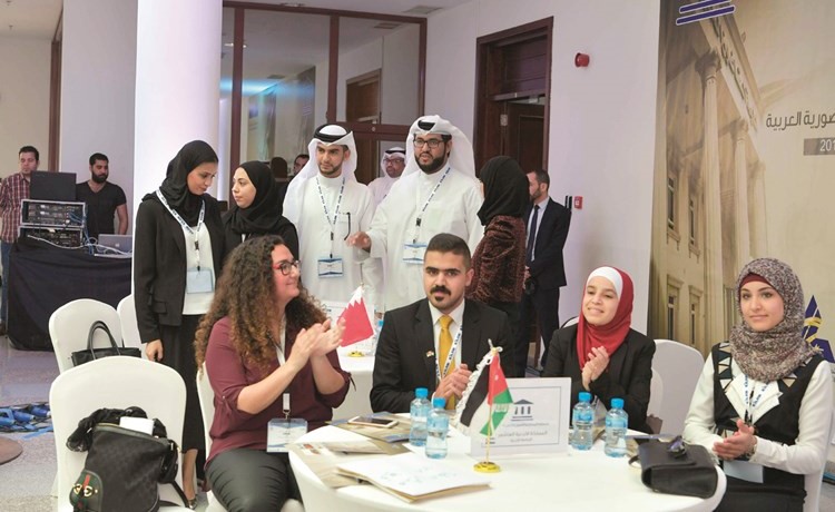 جانب من الطلبة خلال الفعاليات﻿