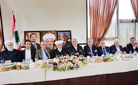 المفتي دريان خلال حفل تكريمه بحضور الوزير نهاد المشنوق						 (محمود الطويل)﻿