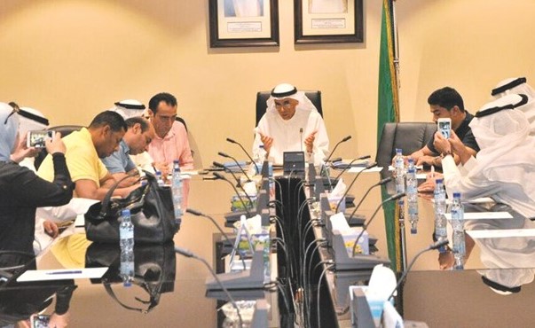 خالد باقر متحدثا خلال المؤتمر الصحافي امس ﻿