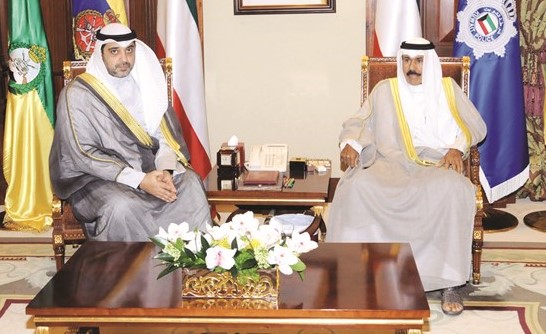 سمو ولي العهد الشيخ نواف الأحمد مستقبلا الشيخ محمد العبدالله﻿