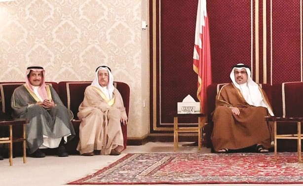 صاحب السمو الملكي الأمير سلمان بن حمد آل خليفة والسفير الشيخ عزام الصباح﻿